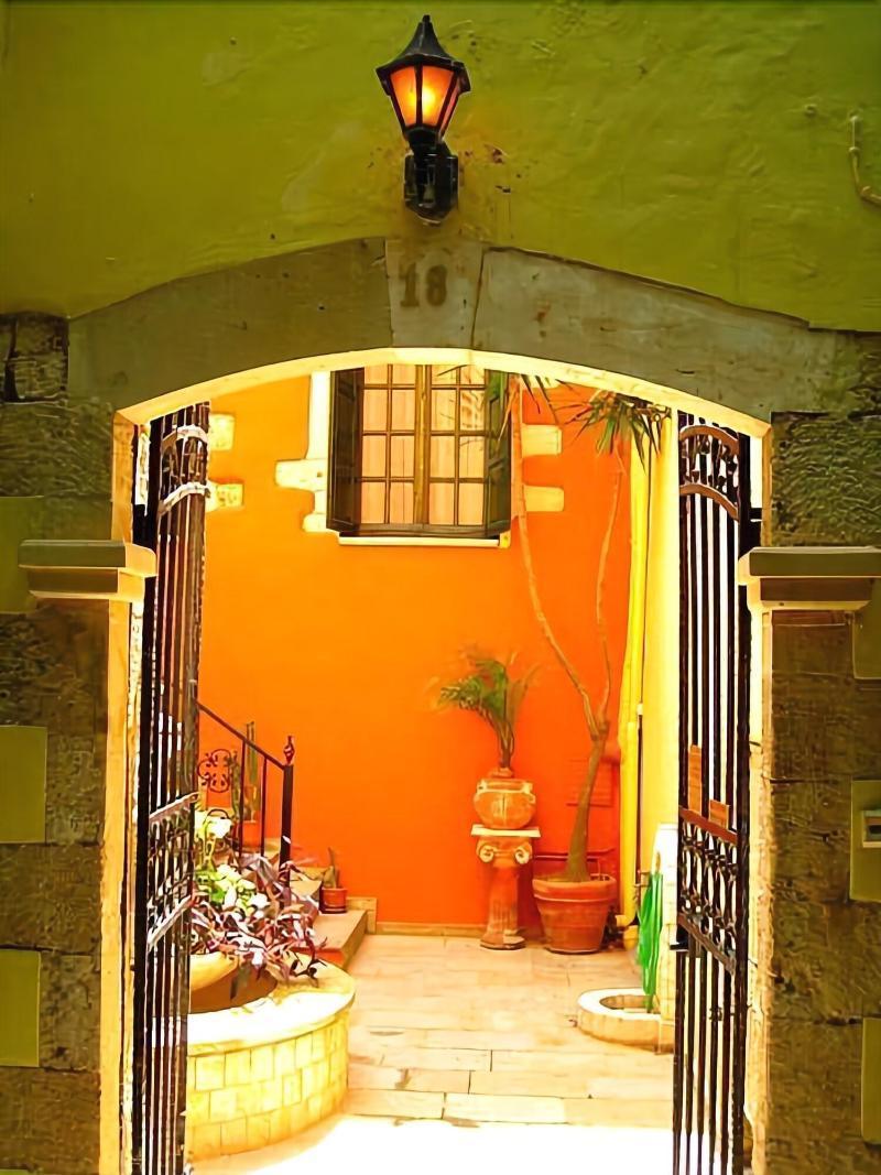 Casa Leone Hotel Chrissi Akti Chania Exterior foto